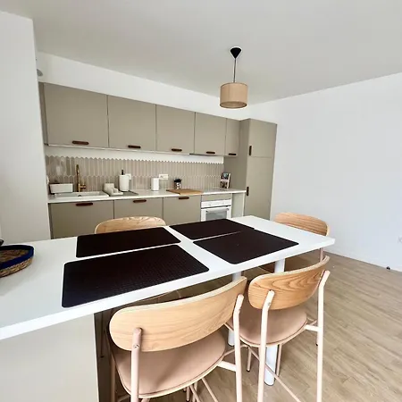 Apartment Neuf & Moderne - 2 Avec Terrasse - Wifi Gratuite - Equipe La Rochelle (Charente-Maritime)